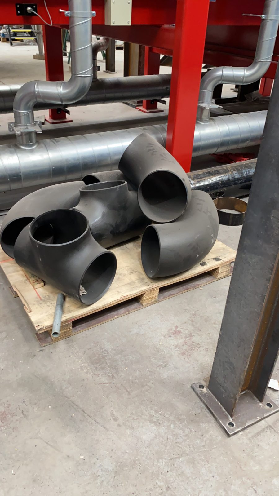 Looped pipework spool with flanges